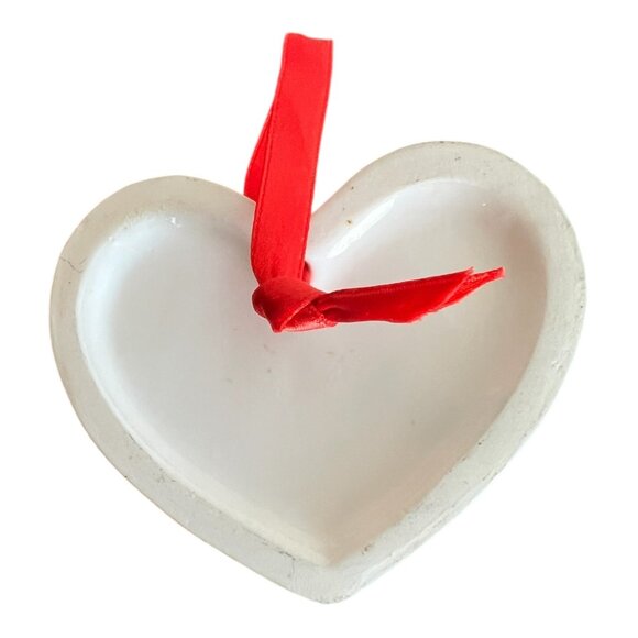 Vtg Fine Bone China Cherub Angel on Heart Ornament with Red Satin Ribbon 3"X3" - Picture 7 of 7